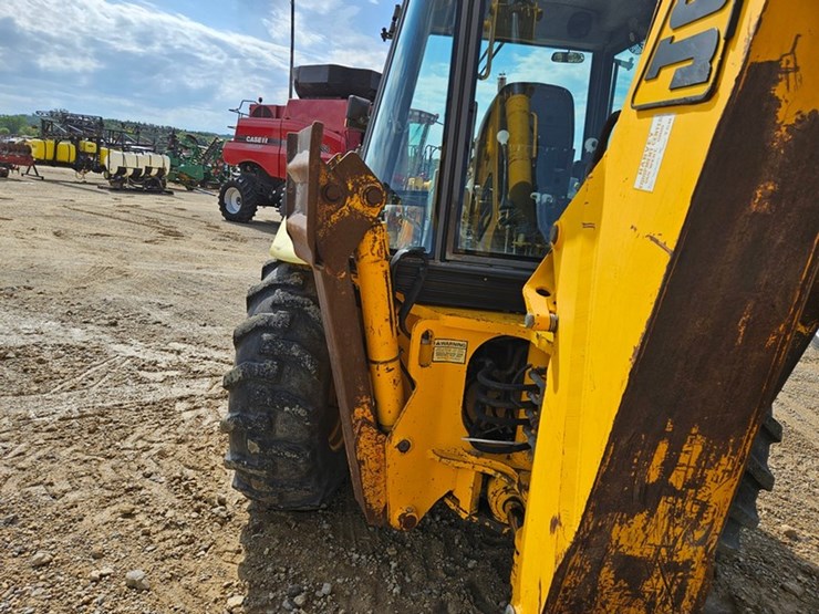 jcb-214s-image-15