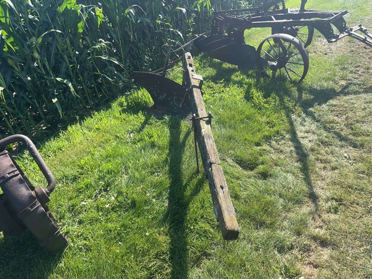 26”-one-bottom-horse-drawn-plow-image-2