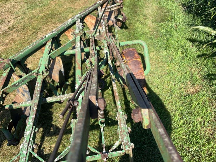 john-deere-14-image-13
