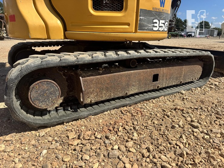 2018-deere-35g-image-9