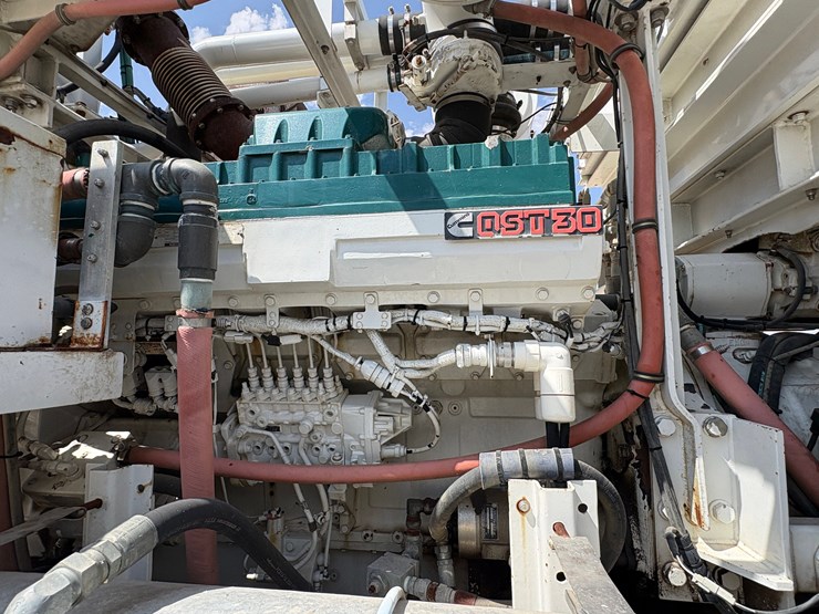 2005-cummins-qst30-image-15