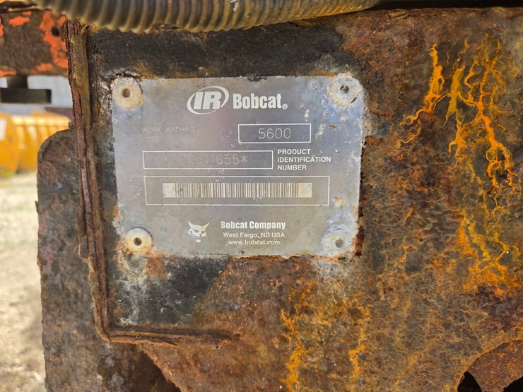 2004-bobcat-toolcat-5600-image-35