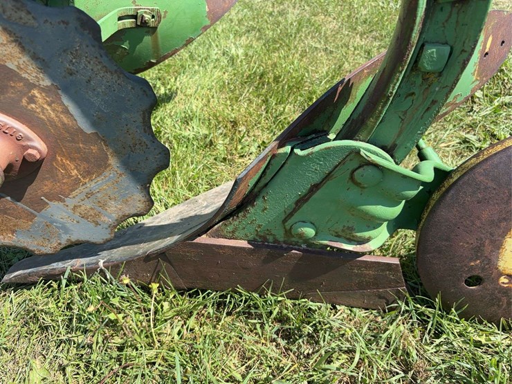 john-deere-12-image-9