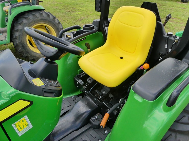 2021-john-deere-3025e-image-9