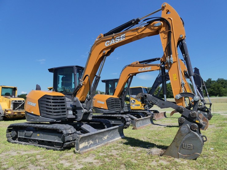 2025-case-cx90e-image-2
