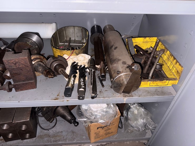 4’x2’x6’-2-door-metal-tool-cabinet-w/-machine-tool-contents-image-7