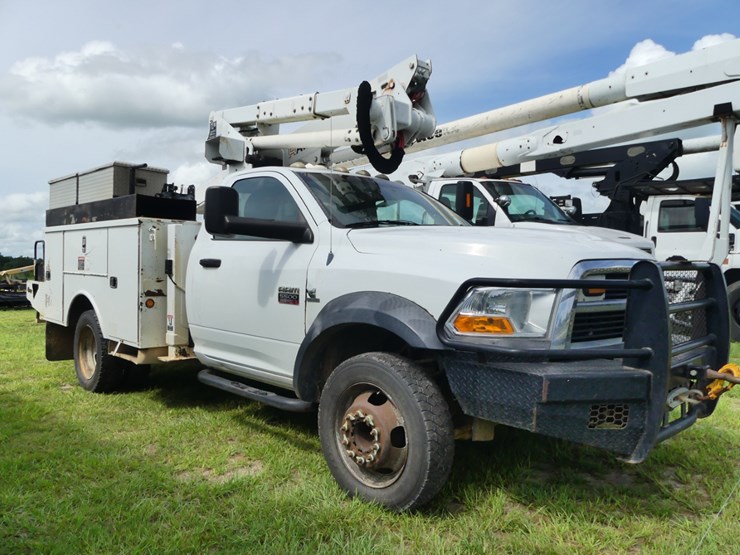 2012-dodge-ram-5500-image-1