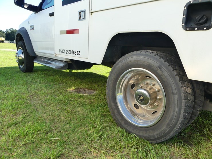 2012-dodge-ram-5500-image-10