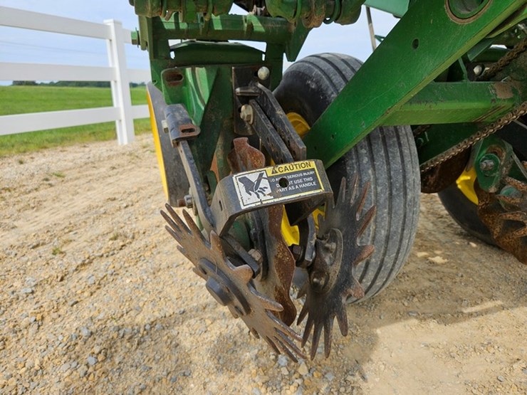 john-deere-7200-image-22