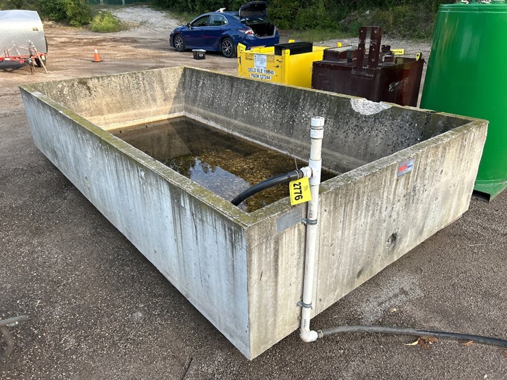 #2776-•-approx-86"w-x-164"l-concrete-basin-image-2