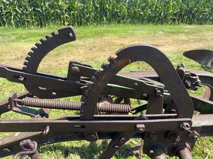 john-deere-14-image-26