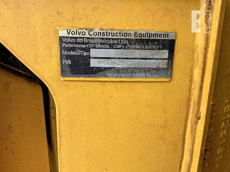 2012-volvo-a25f-image-15
