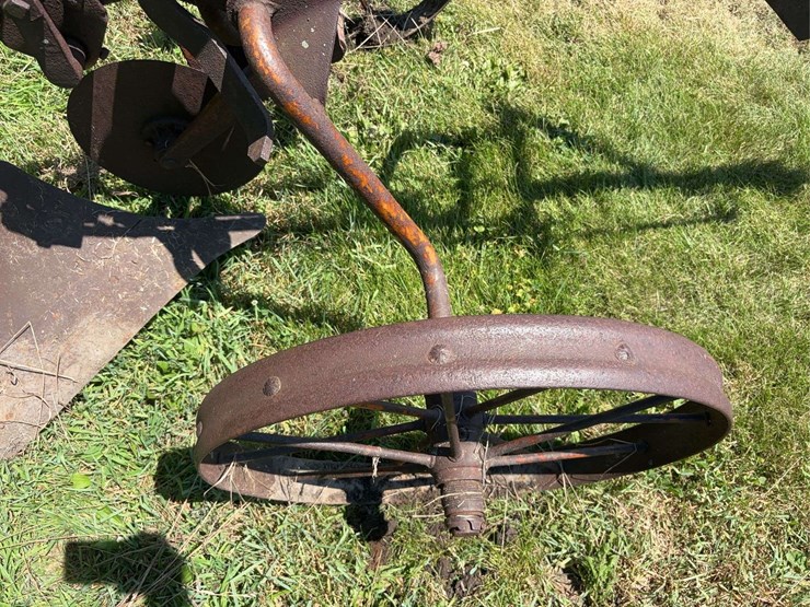 allis-chalmers-16”-one-bottom-pull-type-moldboard-plow-image-22