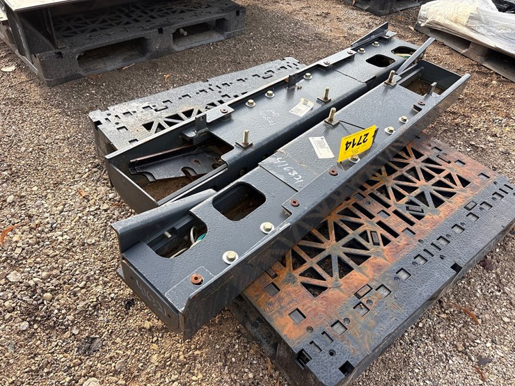 #2714-•-straight-screed-plate-assembly-image-2