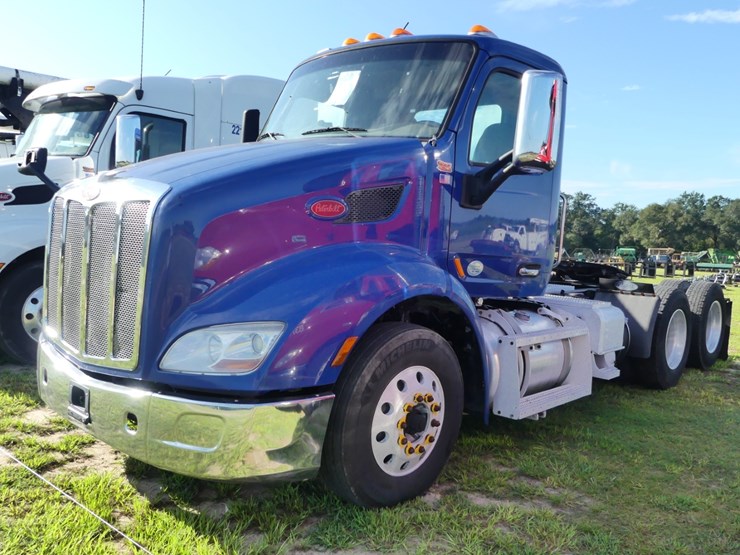 2017-peterbilt-579-image-2