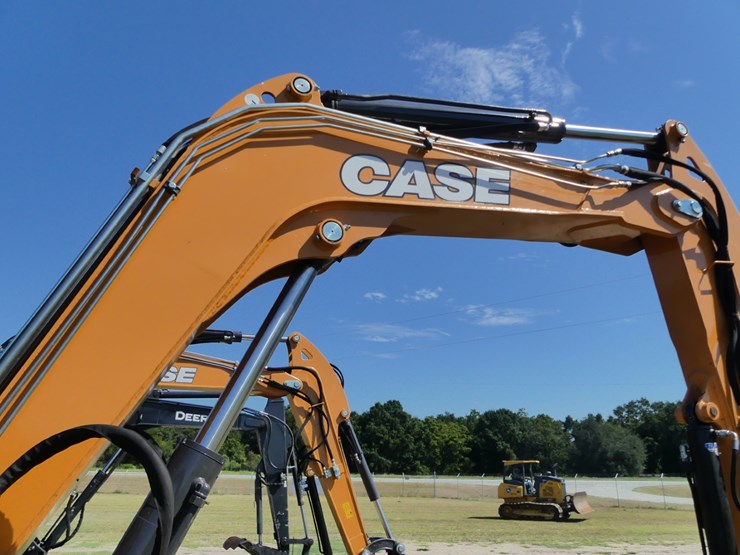 2025-case-cx90e-image-7