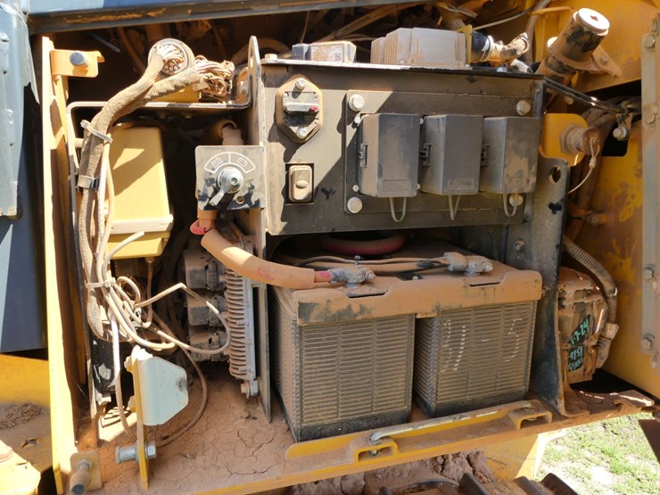 2018-deere-700k-lgp-image-14