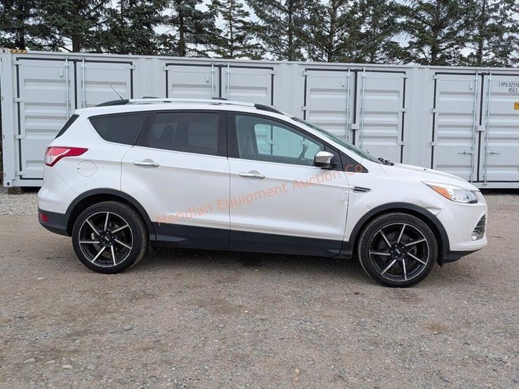 2015-ford-escape-se-image-2
