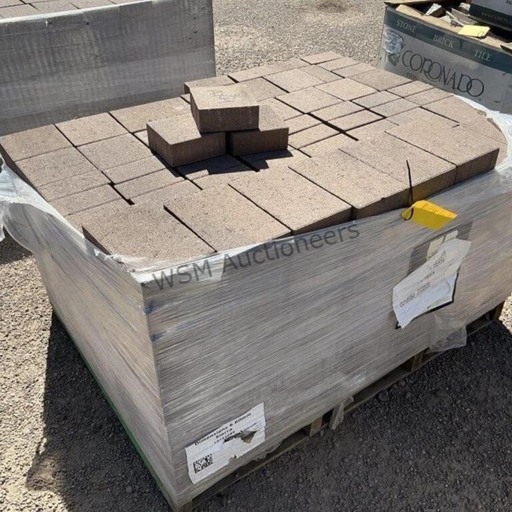 PALLET OF STONE PAVERS