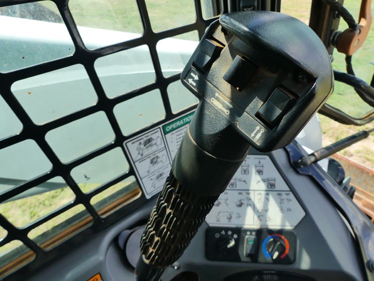 2022-bobcat-t770-image-16
