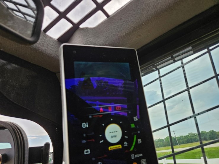 new-holland-l334-image-29