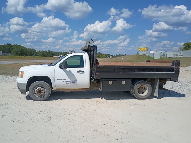 2013-gmc-sierra-3500-image-3