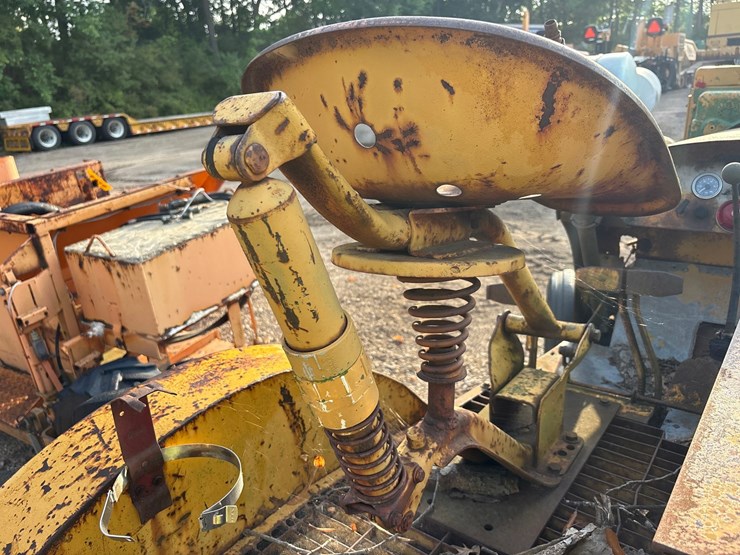 #2720-•-empire-88-90-tractor-image-9