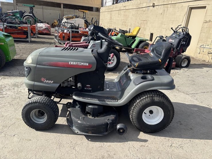 2006-craftsman-lt2000-image-5
