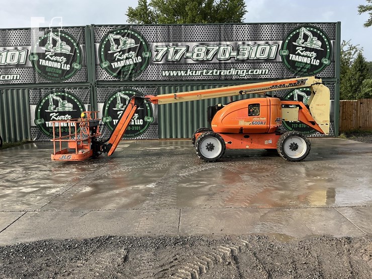 2020-jlg-600aj-image-1