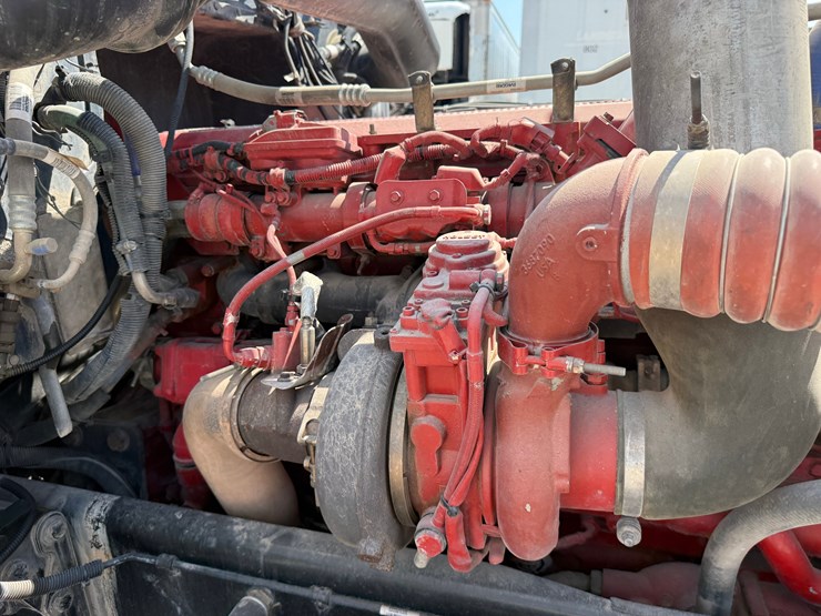 2013-peterbilt-367-image-35