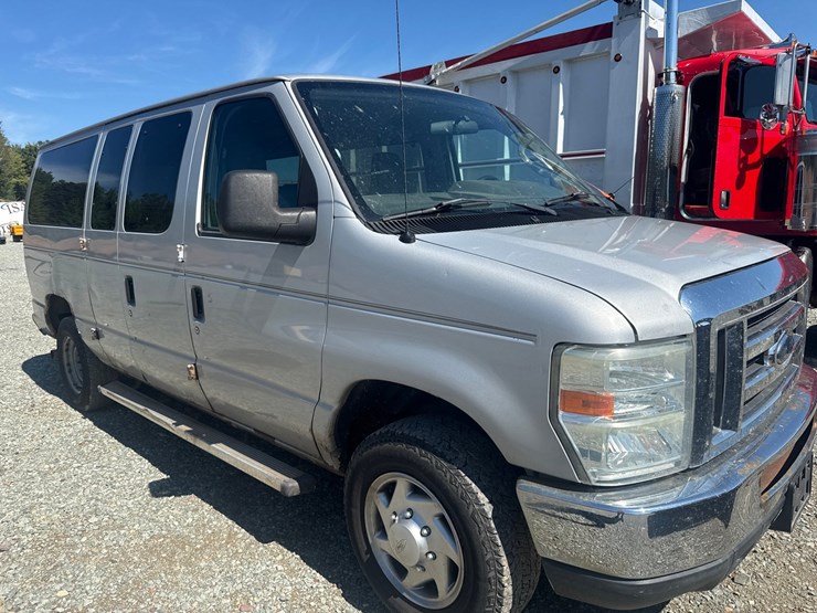 2010-ford-e350-image-20