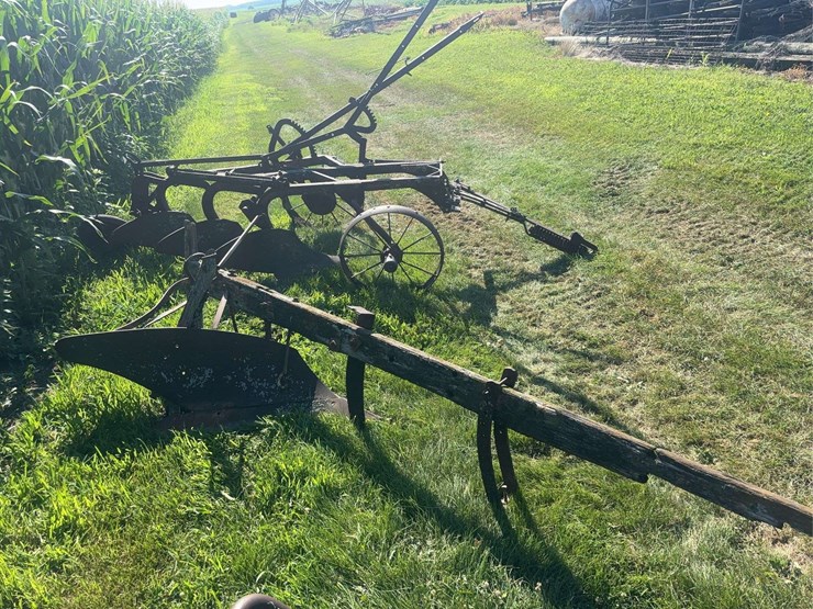 26”-one-bottom-horse-drawn-plow-image-3