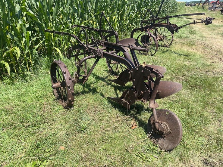 allis-chalmers-14”-two-bottom-pull-type-moldboard-plow-image-5