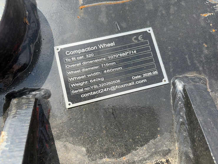 caterpillar-320-image-6