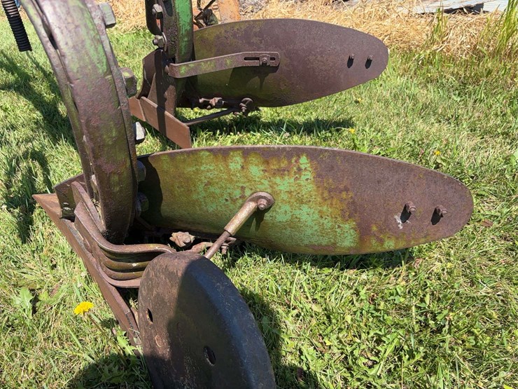 john-deere-16-image-10
