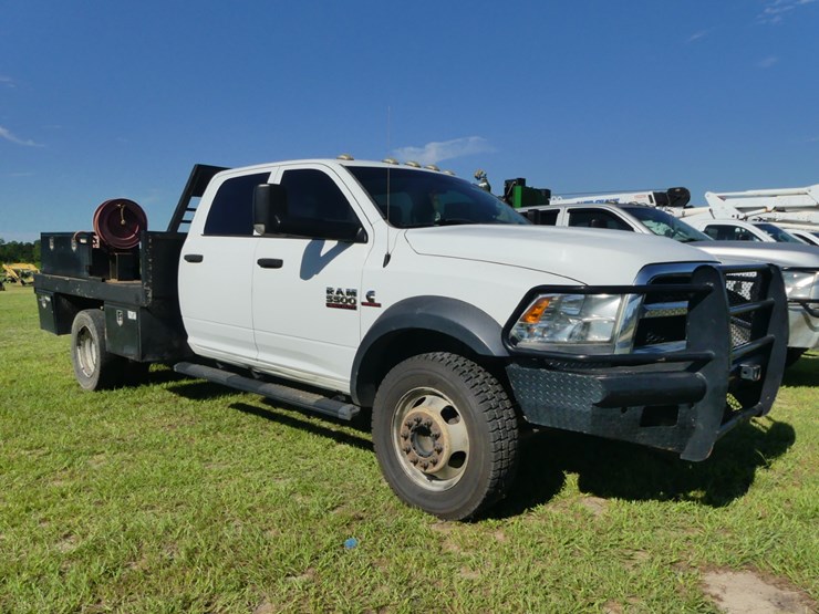 2016-dodge-ram-5500-image-1
