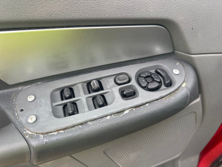 2008-dodge-2500-image-37