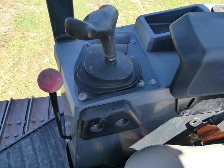 2019-deere-450k-lgp-image-13