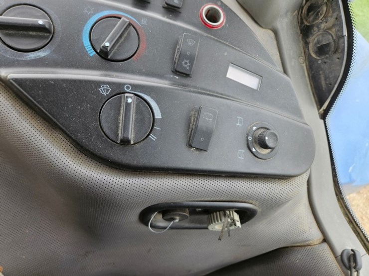 new-holland-tg285-image-36
