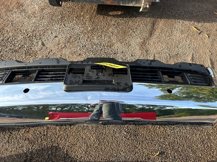 #2791-•-front-and-rear-unused-truck-bumpers-image-9