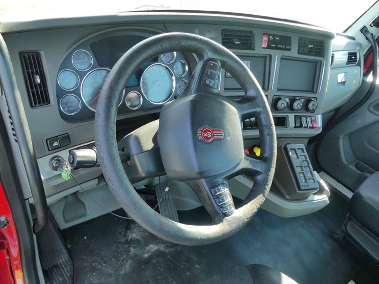 2018-kenworth-680-image-14