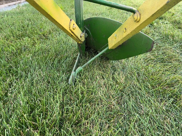 john-deere-12-image-12