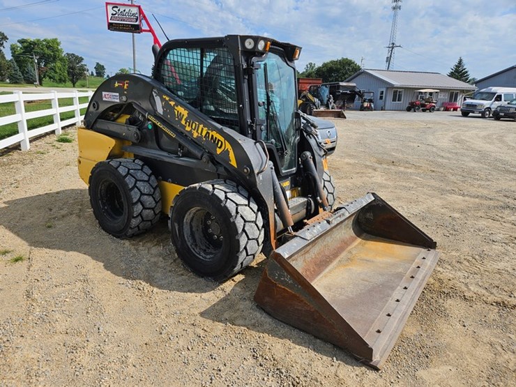 new-holland-l334-image-7