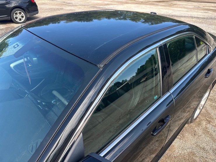 #2642-•-2013-ford-taurus-sedan-image-10