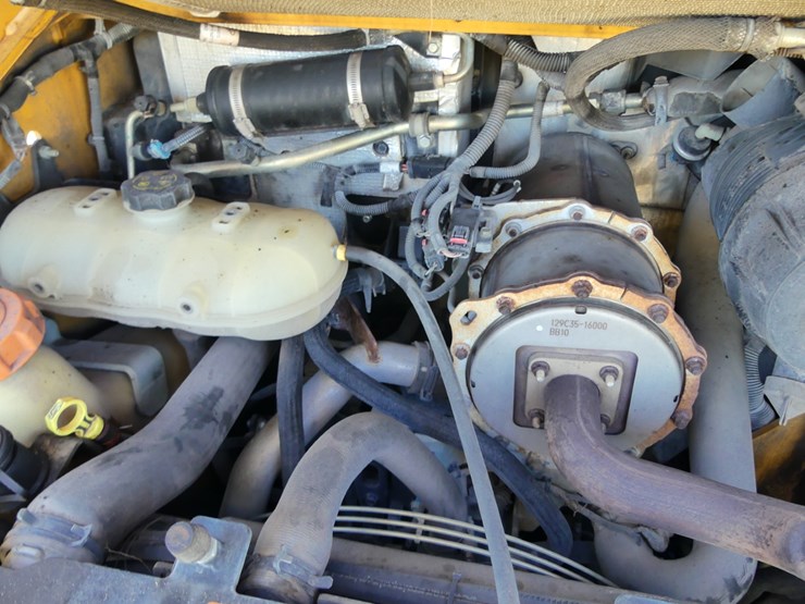2017-deere-317g-image-10