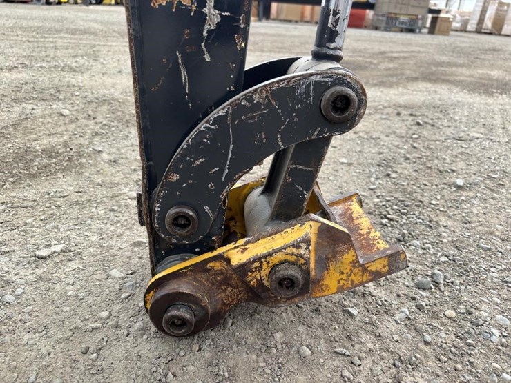 2016-deere-17g-image-13