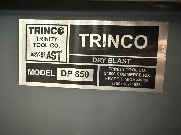 trinco-42x30sl/dp850-dry-blast-cabinet-system-image-6