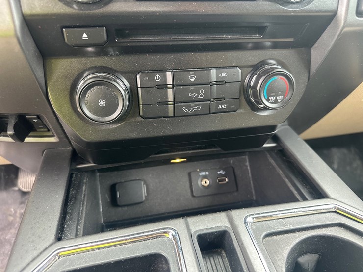2015-ford-f150-xlt-image-33