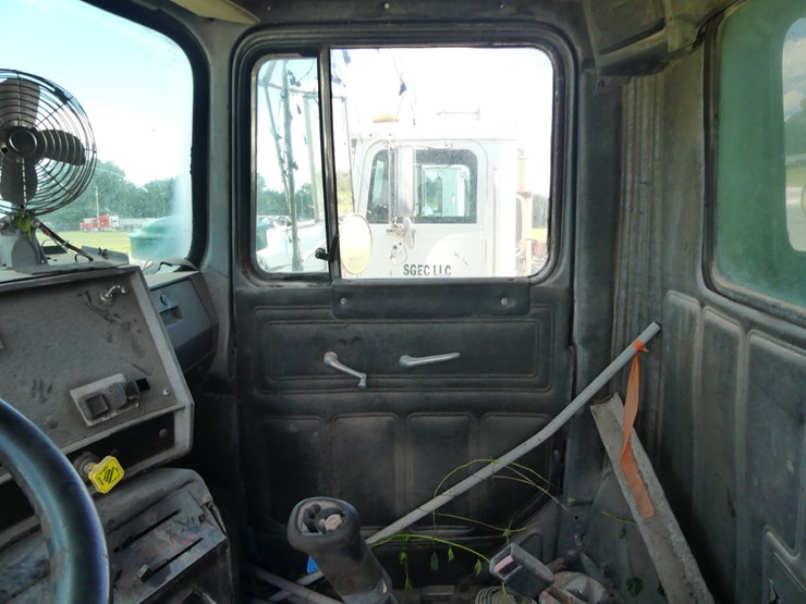 mack-dump-truck-image-10