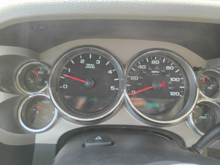 2013-gmc-sierra-3500-image-68